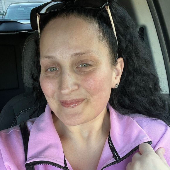 Meet your Posher, Dani - Picture 1 of 1